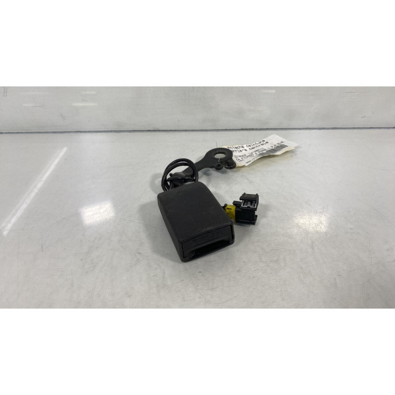 Attache ceinture arriere centrale CITROEN C4 PICASSO 2 Photo n°1