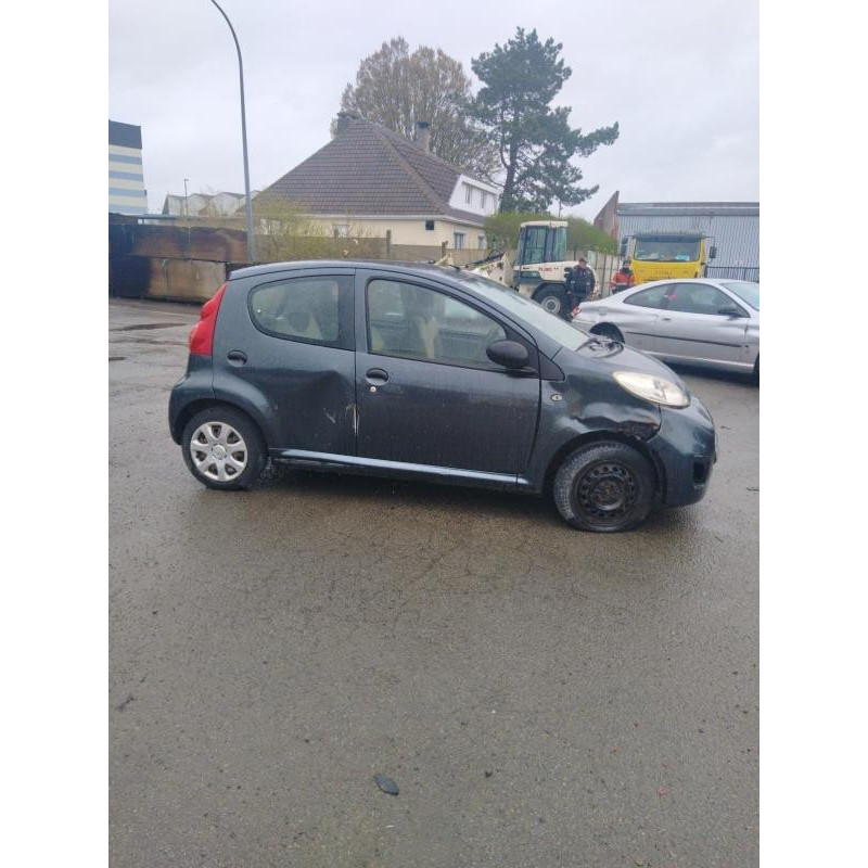 Porte avant droit PEUGEOT 107 Photo n°16