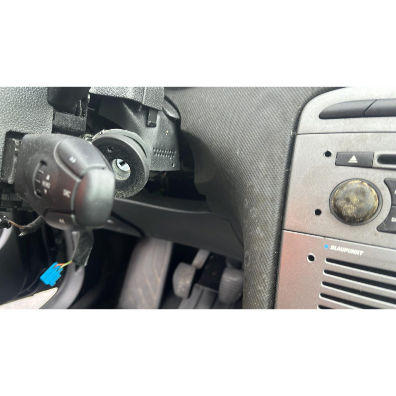 Bouton de coffre PEUGEOT 308 1 Photo n°10