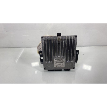 Calculateur moteur RENAULT CLIO 3