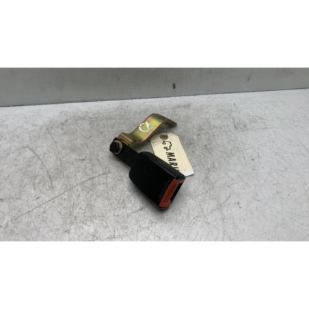 Attache ceinture arriere droit PEUGEOT 406 Photo n°1