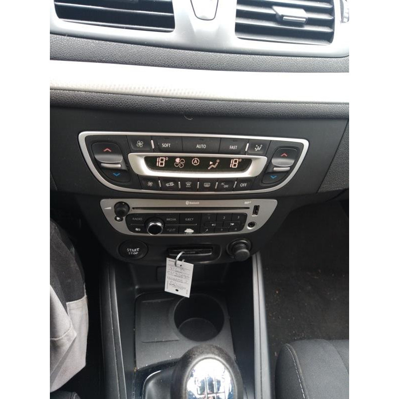 Pare choc arriere RENAULT MEGANE 3 Photo n°10