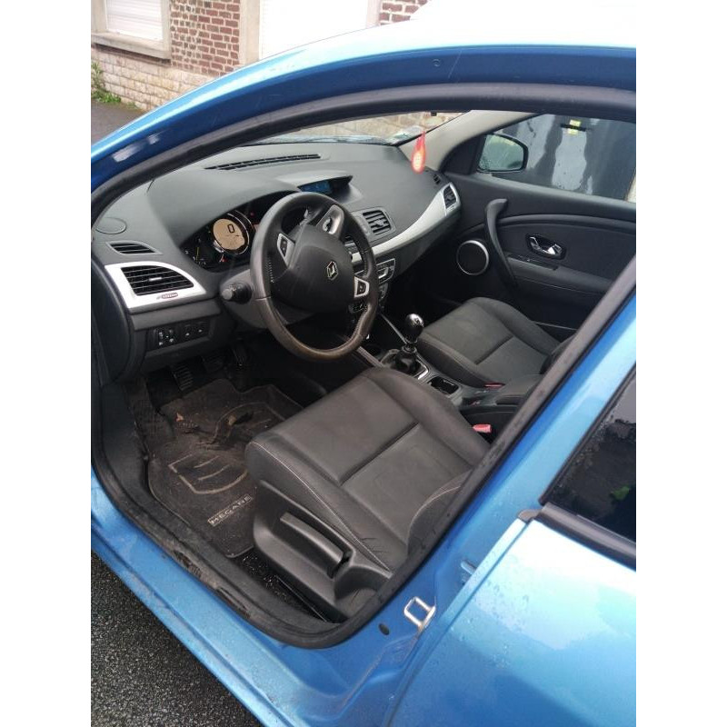 Pare choc arriere RENAULT MEGANE 3 Photo n°17