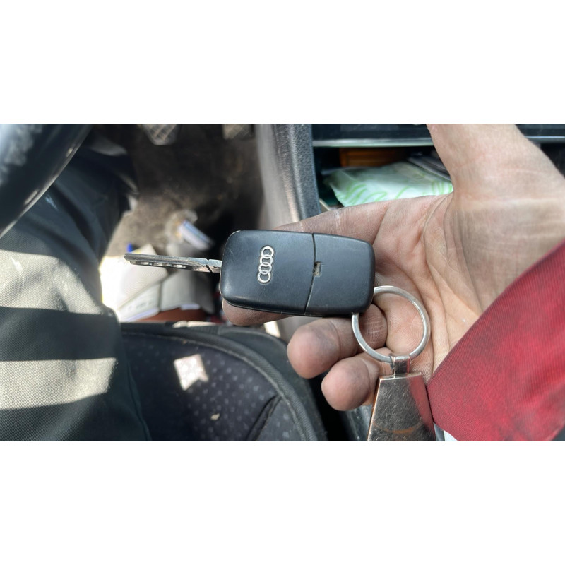 Anti brouillard droit (feux) AUDI A4 2 Photo n°4