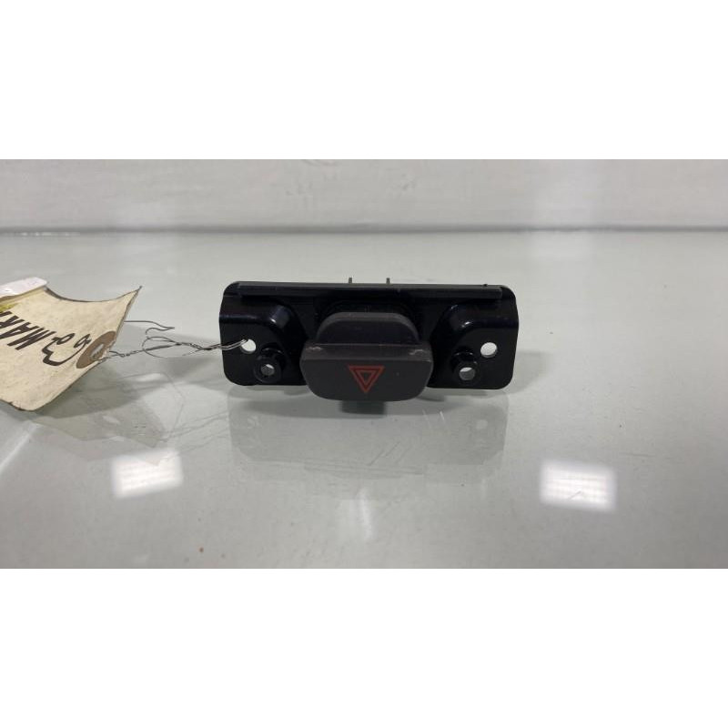 Bouton de warning FORD FIESTA 5 Photo n°2