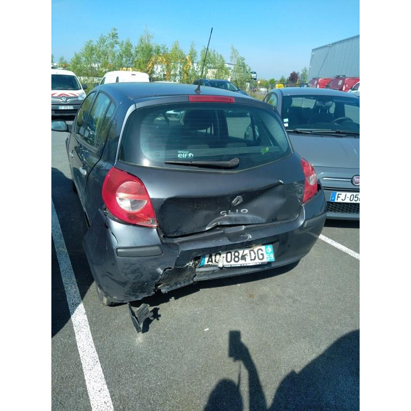 Aile avant gauche RENAULT CLIO 3 Photo n°5