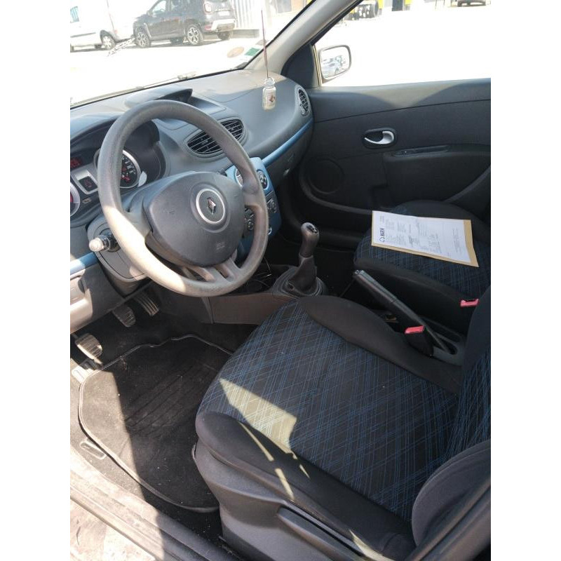 Aile avant gauche RENAULT CLIO 3 Photo n°8