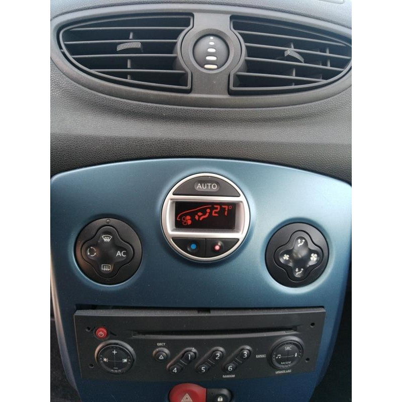 Aile avant gauche RENAULT CLIO 3 Photo n°12