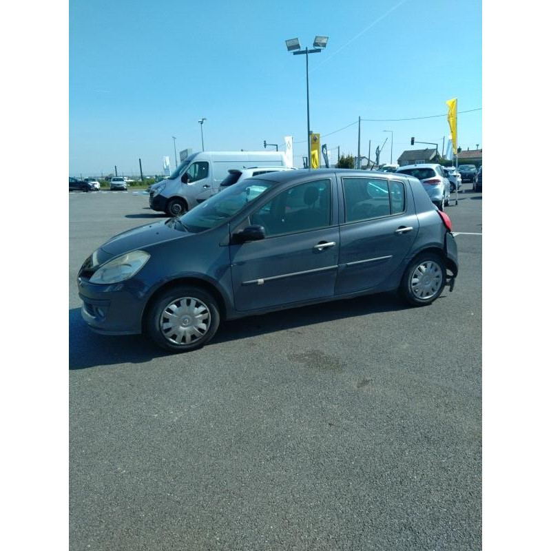 Aile avant gauche RENAULT CLIO 3 Photo n°13