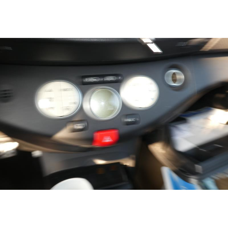 Feu arriere stop central NISSAN MICRA 3 Photo n°6