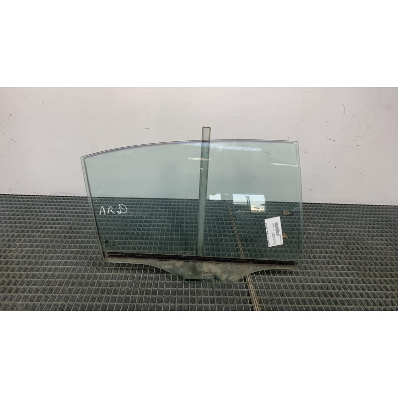 Vitre arriere droit OPEL VECTRA C Photo n°1