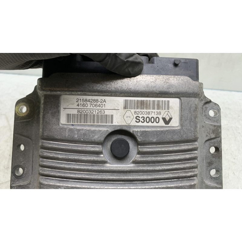 Calculateur moteur RENAULT MEGANE 2 Photo n°4