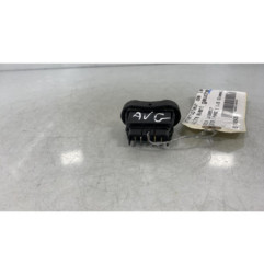 Interrupteur de leve vitre avant gauche DACIA DUSTER 1
