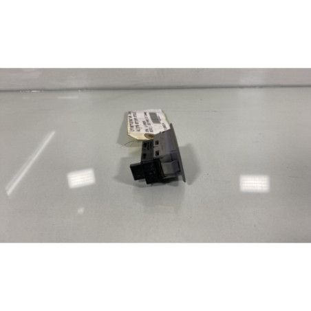 Interrupteur de leve vitre arriere droit BMW SERIE 1 E87