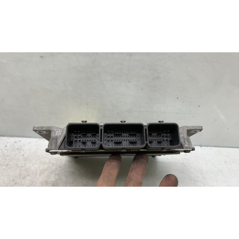Calculateur moteur PEUGEOT 206 Photo n°1