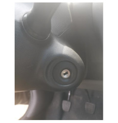 Leve vitre electrique avant gauche TOYOTA AYGO 1