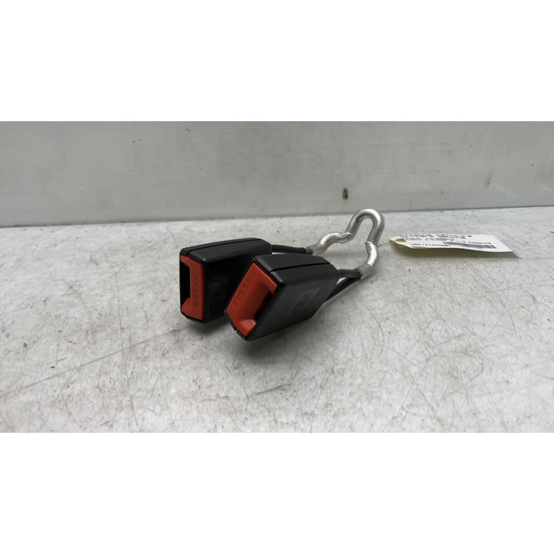 Attache ceinture arriere gauche SKODA FABIA 2 Photo n°1