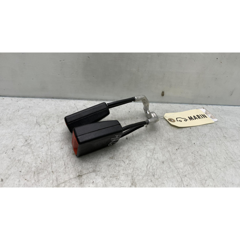 Attache ceinture arriere gauche SKODA FABIA 2 Photo n°2
