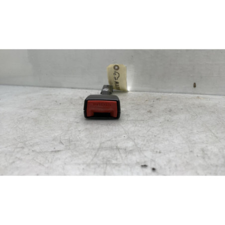 Attache ceinture avant droit SKODA FABIA 2 Photo n°1