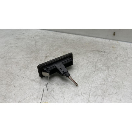 Bouton de coffre SKODA FABIA 2 Photo n°1
