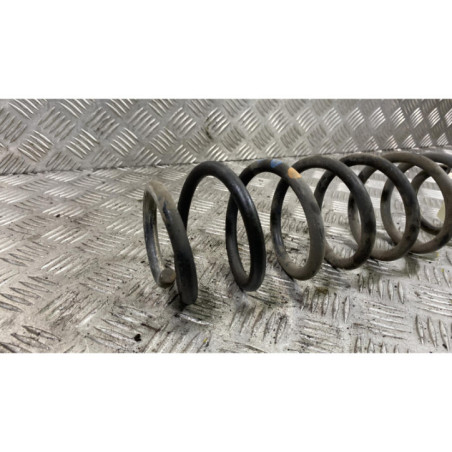 Ressort de suspension arriere droit SKODA FABIA 2