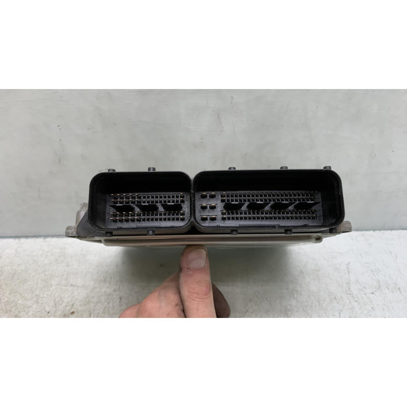 Calculateur moteur VOLKSWAGEN TOURAN 1 Photo n°3