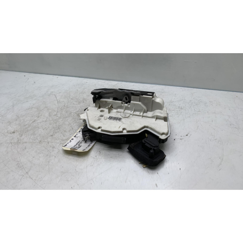 Serrure arriere droit VOLKSWAGEN GOLF Photo n°1
