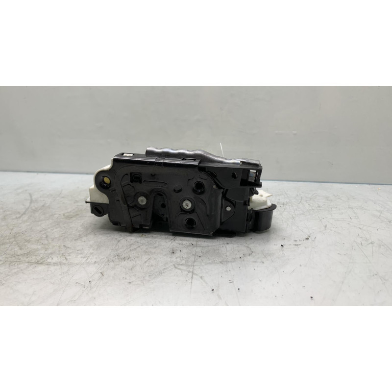 Serrure arriere droit VOLKSWAGEN GOLF Photo n°2