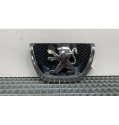 Sigle de calandre PEUGEOT 5008 1
