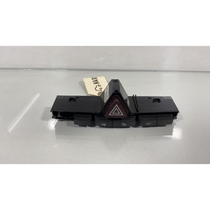 Bouton de warning OPEL CORSA D Photo n°3