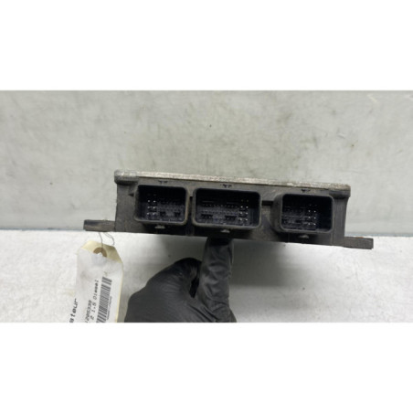 Calculateur moteur RENAULT CLIO 3