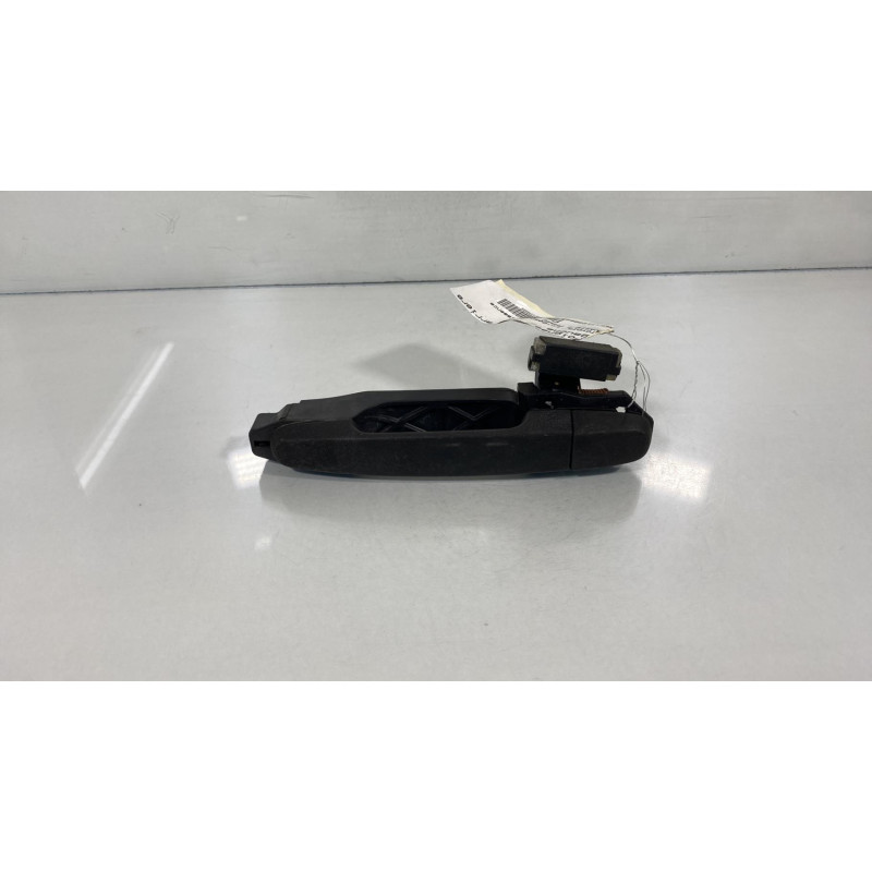 Poignee porte arriere gauche TOYOTA YARIS 2 Photo n°2