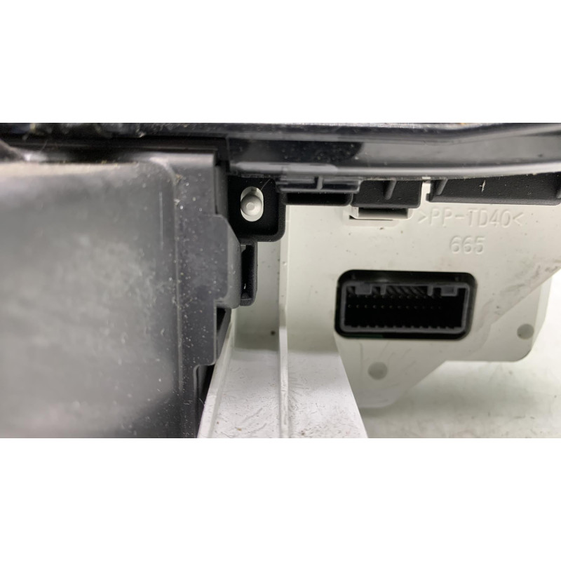 Compteur TOYOTA YARIS 2 Photo n°3