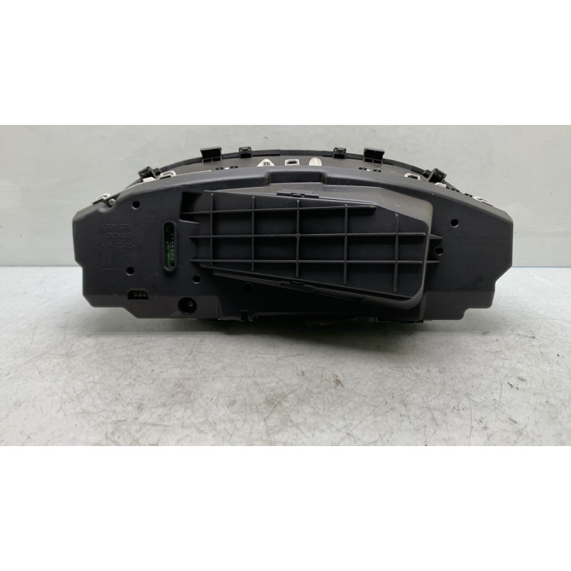 Compteur TOYOTA YARIS 2 Photo n°4