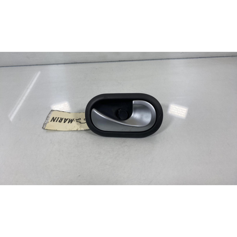 Poignee interieur arriere droit RENAULT CLIO 3 Photo n°3