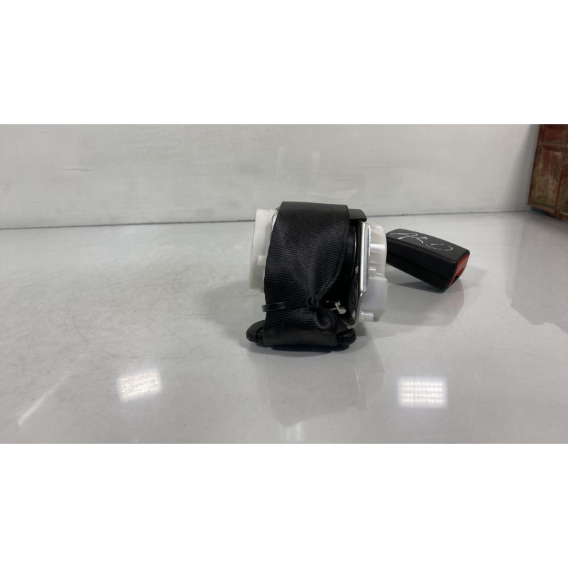 Attache ceinture arriere droit VOLKSWAGEN POLO 5 Photo n°3