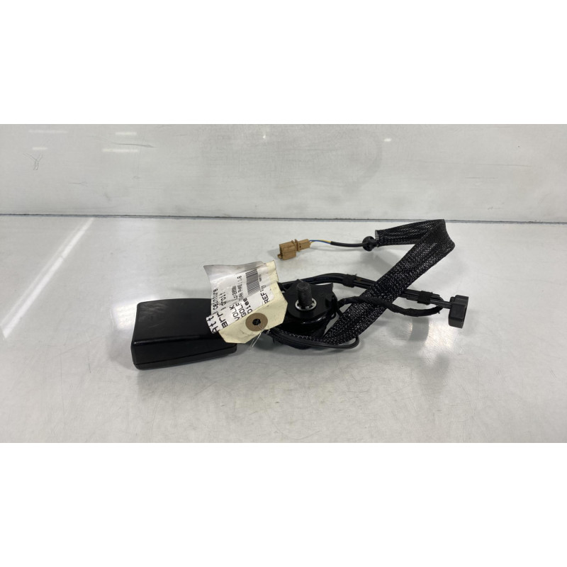 Attache ceinture arriere droit VOLKSWAGEN GOLF Photo n°2