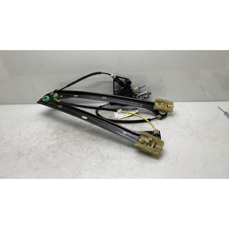 Leve vitre electrique avant droit VOLKSWAGEN GOLF Photo n°1