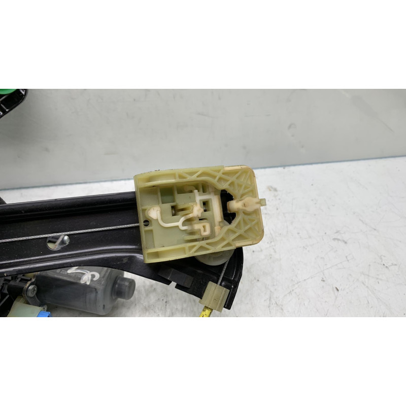 Leve vitre electrique avant gauche VOLKSWAGEN GOLF Photo n°3