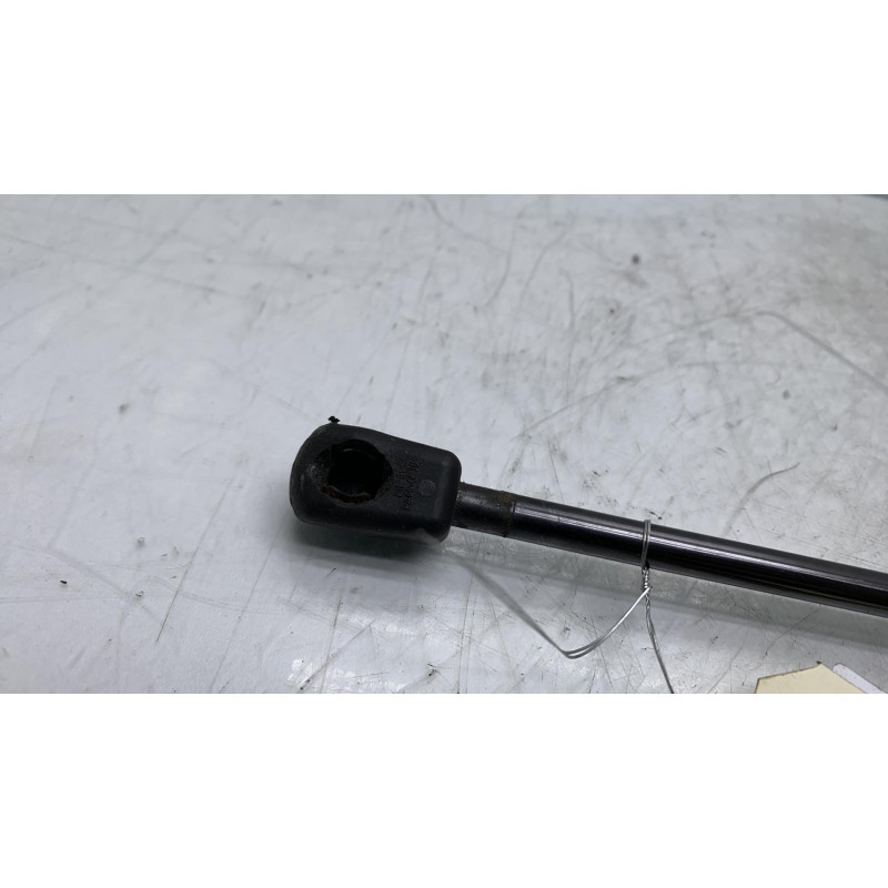 Verin de capot VOLKSWAGEN GOLF Photo n°3