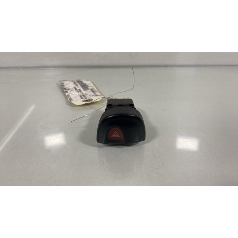 Bouton de warning RENAULT MEGANE 1 Photo n°2