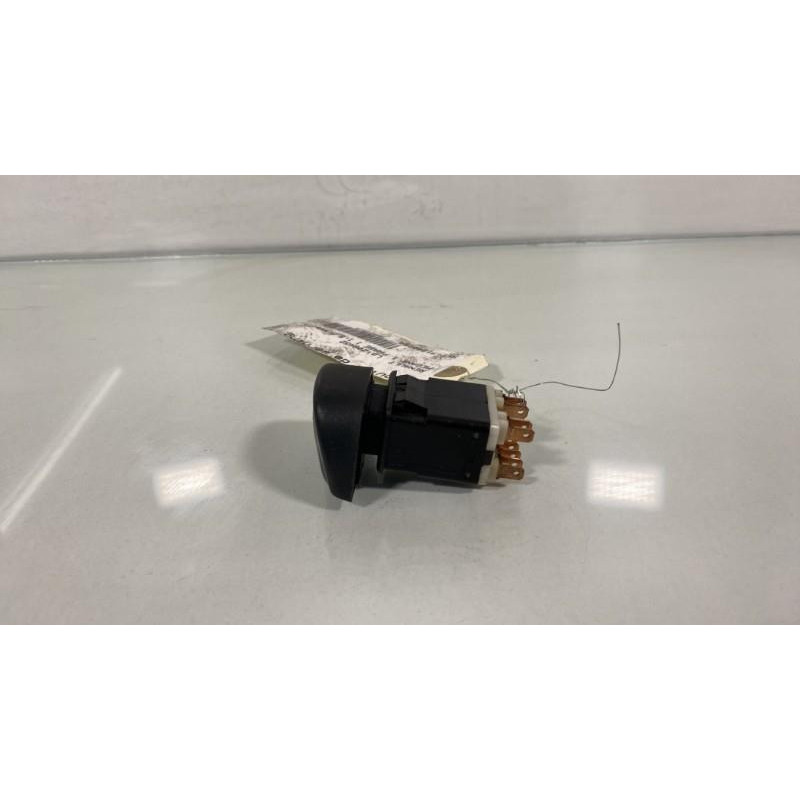 Bouton de warning RENAULT MEGANE 1 Photo n°3