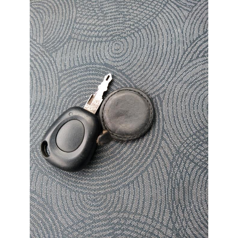 Bouton de warning RENAULT MEGANE 1 Photo n°16
