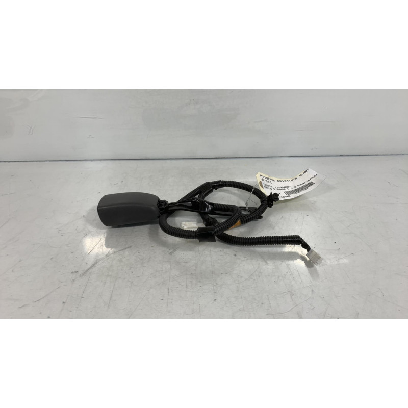 Attache ceinture avant droit TOYOTA PRIUS 3 Photo n°2
