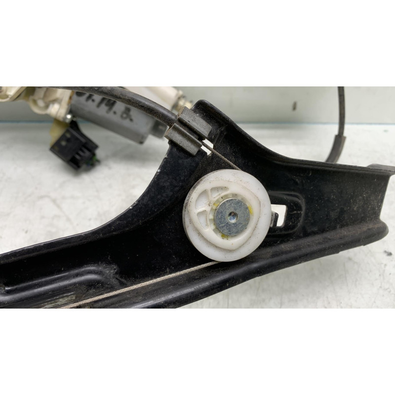 Leve vitre electrique avant droit MERCEDES CLASSE CLS 219 Photo n°9
