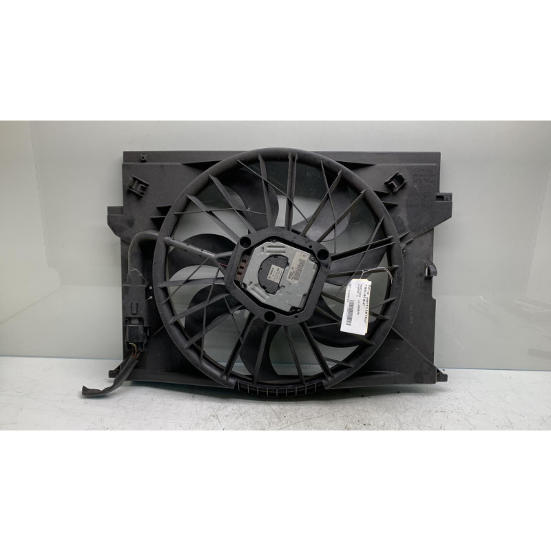 Moto ventilateur radiateur MERCEDES CLASSE CLS 219 Photo n°2