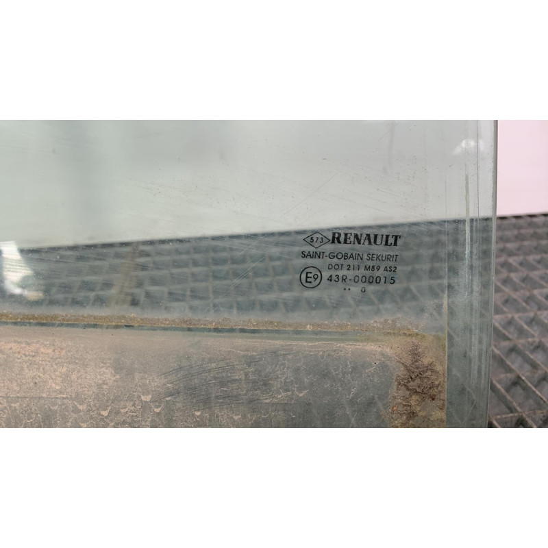 Vitre arriere droit RENAULT MEGANE 3 Photo n°3