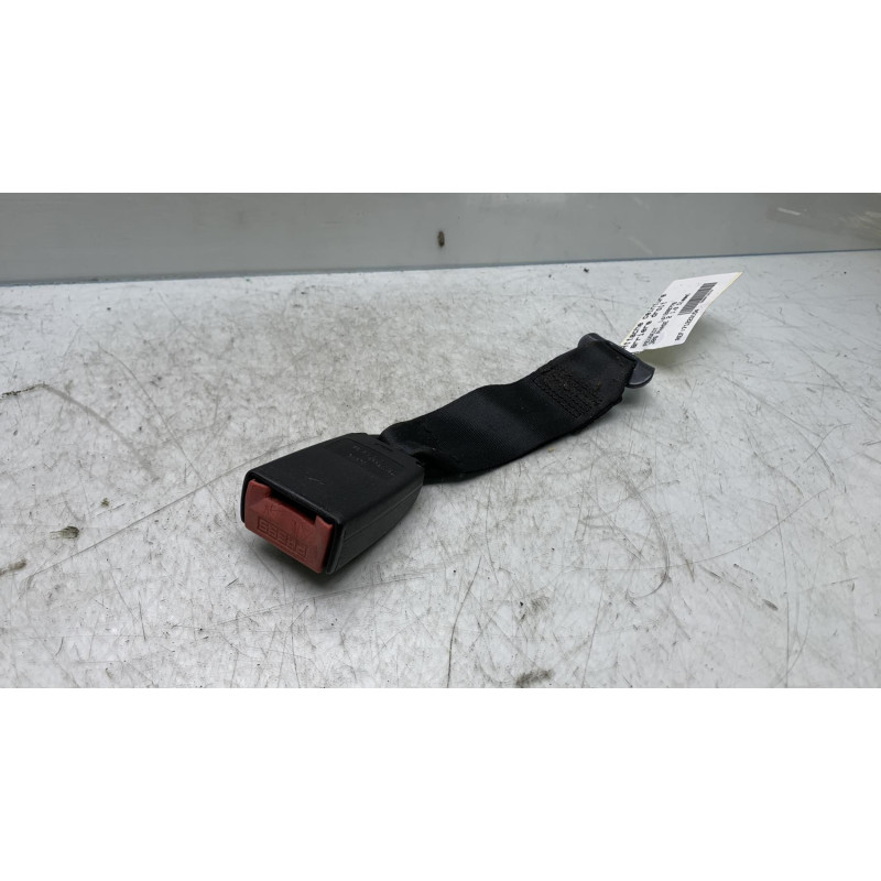 Attache ceinture arriere droit PEUGEOT 306 Photo n°2