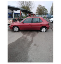 Attache ceinture arriere droit PEUGEOT 306