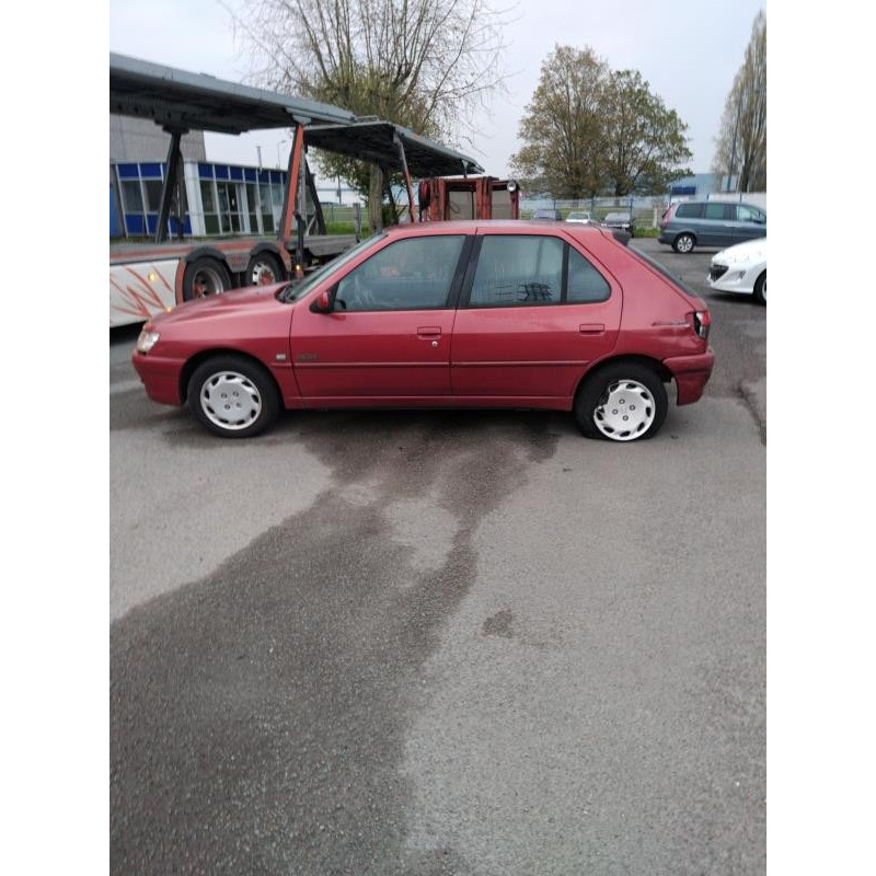 Attache ceinture arriere droit PEUGEOT 306 Photo n°6